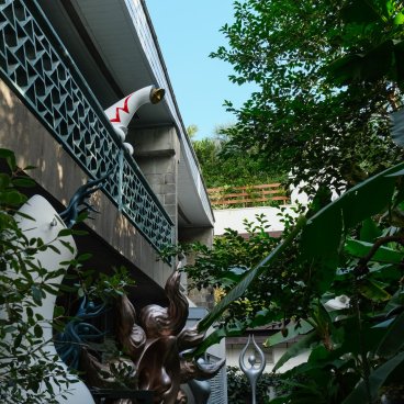 Taro Okamoto Memorial Museum (Tokyo), View on the first floor of the house-studio from the garden