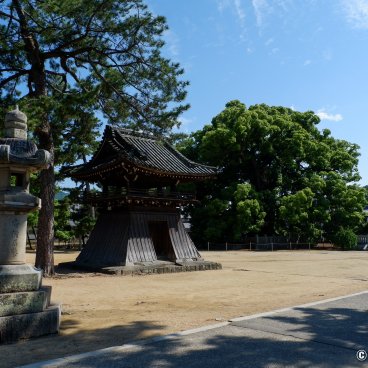 Zentsu-ji (Shikoku), Bell Tower, To-in Garan enclosure