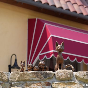 Ghibli Park (Nagoya), Statues of Jiji and family in the Valley of Witches