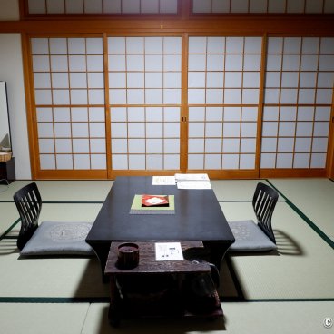 Seiko Grand Hotel (Oga Peninsula, Akita), Japanese-style room arranged in a living-room 2