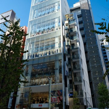 Uniqlo Ginza Flagship Store (Tokyo), Overall view of the building