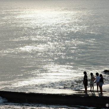 Kamakura (Kanagawa), Japanese people on a beach on the Pacific Ocean