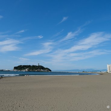 Kamakura (Kanagawa), View on Enoshima Island from the beach