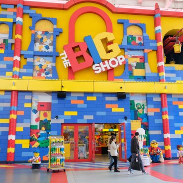 Legoland Japan (Nagoya), LEGO bricks shop