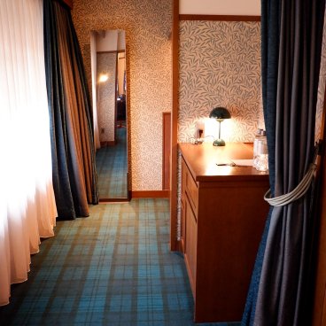 Marufukuro Hotel (Kyoto), Entrance of a Standard room in the older buildings