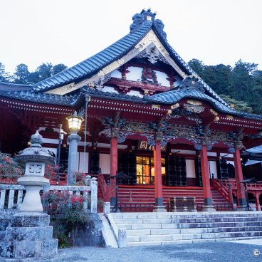 Kuon-ji (Minobu), Early morning view on the founder's pavilion Soshi-do