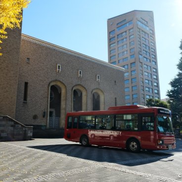 Waseda University (Tokyo), Main entrance of the campus in autumn