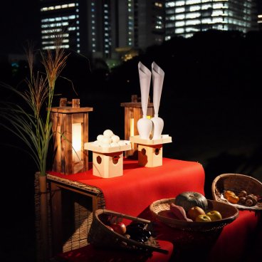 Hamarikyu Tsukimi Sanpo (Tokyo), Close-up on the offerings for Tsukimi