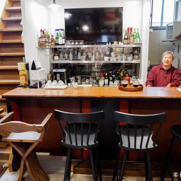 Auberge Homachi Mikuni Minato (Fukui), Bar in an old house with a kura warehouse and an exhibition about the Kitamaebune ships