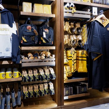 Harry Potter Shop Harajuku (Tokyo), Hufflepuff House aisle