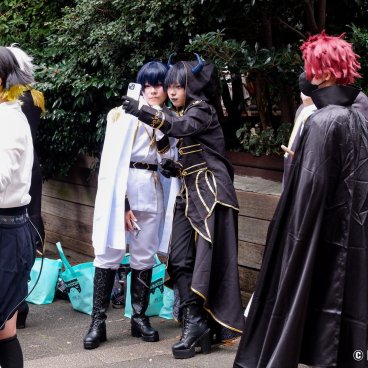 Ikebukuro Halloween Cosplay Festival, Cosplayers taking a selfie