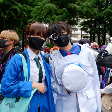 Ikebukuro Halloween Cosplay Festival, Cosplayers posing at East Ikebukuro Central Park 3