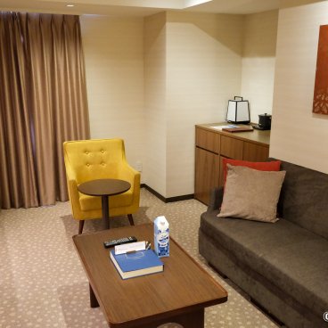 Shiba Park Hotel (Tokyo), Lounge area in the Junior Suite room