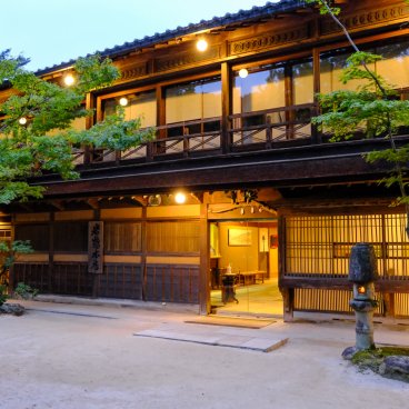 Iwaso (Miyajima), Outside view on the entrance building at nightfall