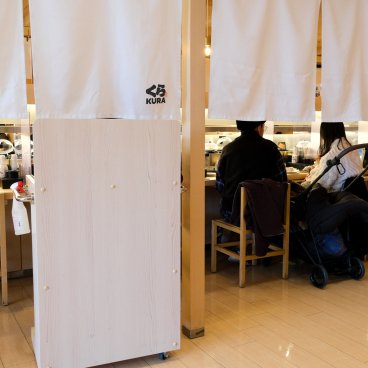 Kura Sushi, Global Flagship Store Oshiage Station (Tokyo SkyTree), Counter seating