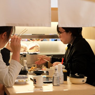 Kura Sushi, Global Flagship Store Oshiage Station (Tokyo SkyTree), Table seating