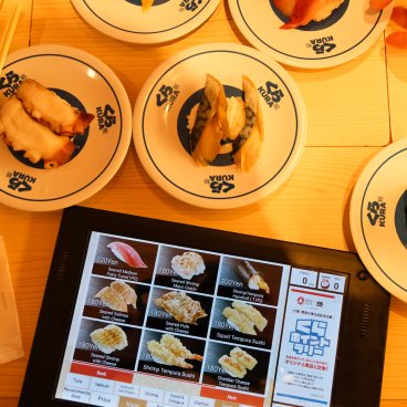 Kura Sushi, Global Flagship Store Oshiage Station (Tokyo SkyTree), A choice of sushi served at the restaurant and tablet