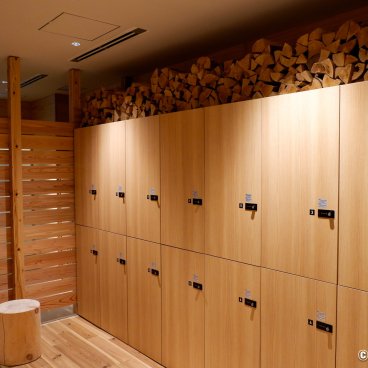 Capsule Inn Osaka (Umeda), Coin lockers to store belongings