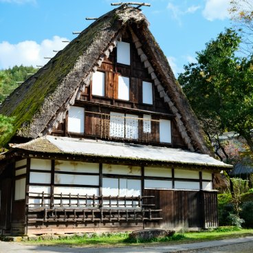 Hida no Sato (Takayama), Traditional Gassho-zukuri thatched-roof house