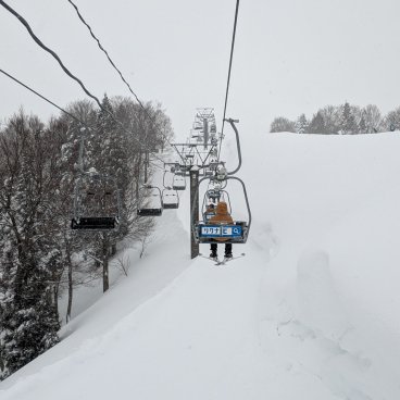 GALA Yuzawa Ski Resort (Niigata), Ski lift at the resort