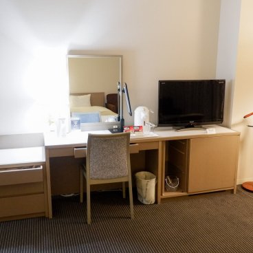 Hotel Aomori, Desk and TV set in the Twin Room