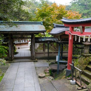 Nata-dera (Ishikawa), Torii gate at the entrance of Inari-sha shrine
