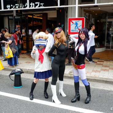 Nipponbashi Street Festa (Osaka), Female cosplayers in the street 3