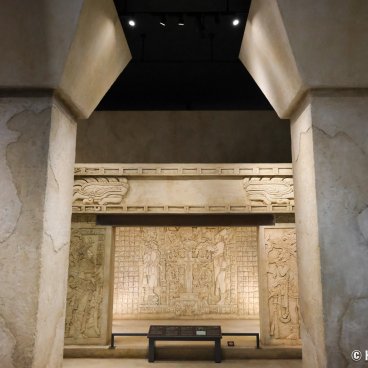 Tobacco & Salt Museum (Tokyo), Reconstitution of a Maya temple at the entrance of the room dedicated to tobacco