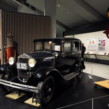 Edo-Tokyo Museum, Exhibition of a vintage car