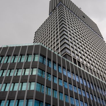 The Royal Park Hotel Iconic Nagoya, View on the Chunichi Building