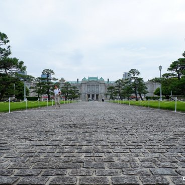 Akasaka Palace (Tokyo), Large pathway to the palace