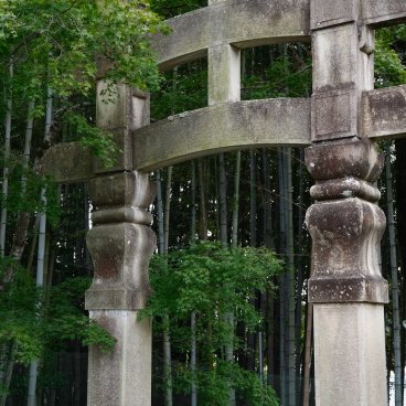 Arashiyama (Kyoto), Stone torii gate and bamboos at Adashino Nenbutsu-ji temple