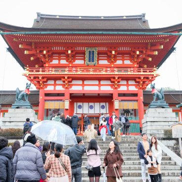Fushimi Inari Taisha (Kyoto), Romon gate at the entrance of the shrine's grounds