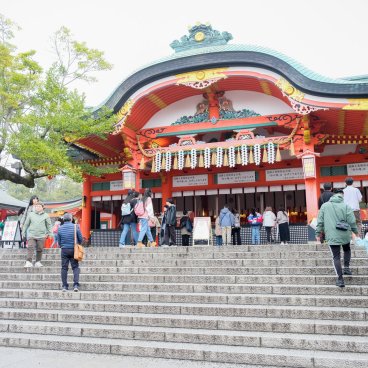 Fushimi Inari Taisha (Kyoto), Worship pavilion at the foot of Mount Inari