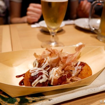 Tokyo Festival Restaurant - Bon Dance Izakaya (Kabukicho), Takoyaki octopus balls