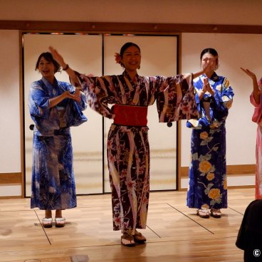 Tokyo Festival Restaurant - Bon Dance Izakaya (Kabukicho), Bon Odori dance experience 3