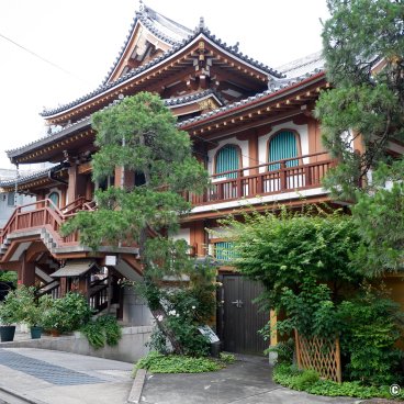 Azabu-Juban (Tokyo), Tsukihozan Senko-ji temple in Moto-Azabu