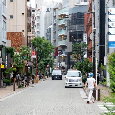 Azabu-Juban (Tokyo), View of a shopping street of Azabu-Juban