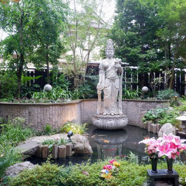 Azabu-Juban (Tokyo), Japanese garden of Yumemido Ossuary in Moto-Azabu