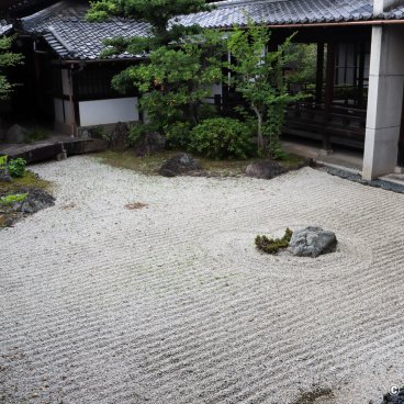 Chishaku-in (Kyoto), Dry garden in the temple's grounds