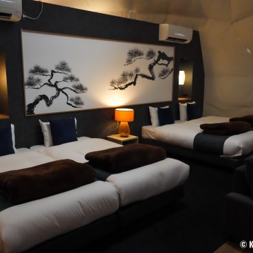 Mt.Fuji Glamping Terrace MINENOHANA (Kawaguchiko), Western-style bedding at the Terrace Suite Oriental Japon 7m Dome