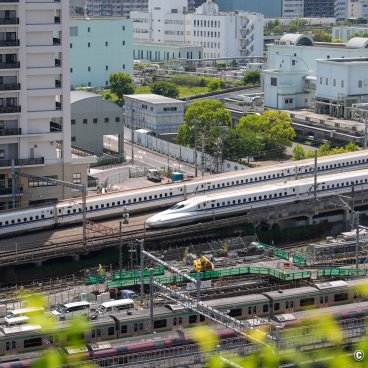 Takanawa Gateway City (Tokyo), View on the Shinkansen tracks in the east side of the urban complex