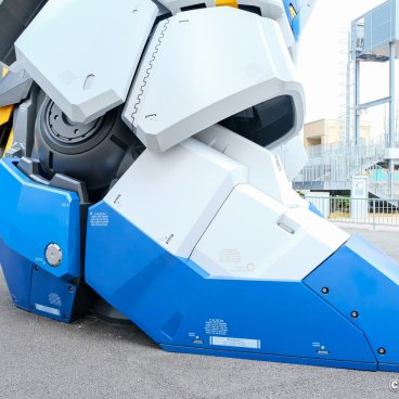 LaLaport Fukuoka, Foot of the RX-93ff ν (Nu) Gundam statue