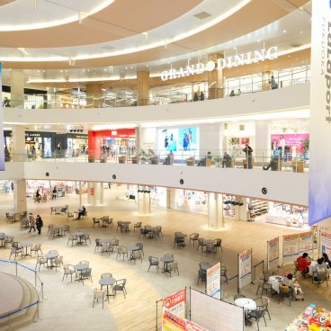 LaLaport Fukuoka, Inside view of the shopping mall