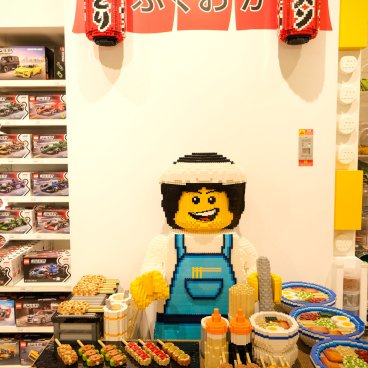 LaLaport Fukuoka, Lego Yatai stall at the Lego store
