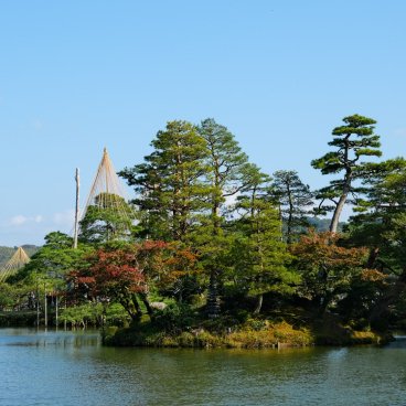 Kanazawa, Kenroku-en garden at the beginning of autumn 2