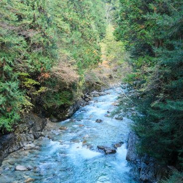 Kiso Valley (Japanese Alps), View on the Kiso river in early autumn
