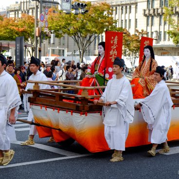 Kyoto, Jidai Matsuri historical parade, float carrying Sei Shonagon and Murasaki Shikibu