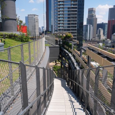 MoN Takanawa (Tokyo), Outdoor stairways to move around the museum