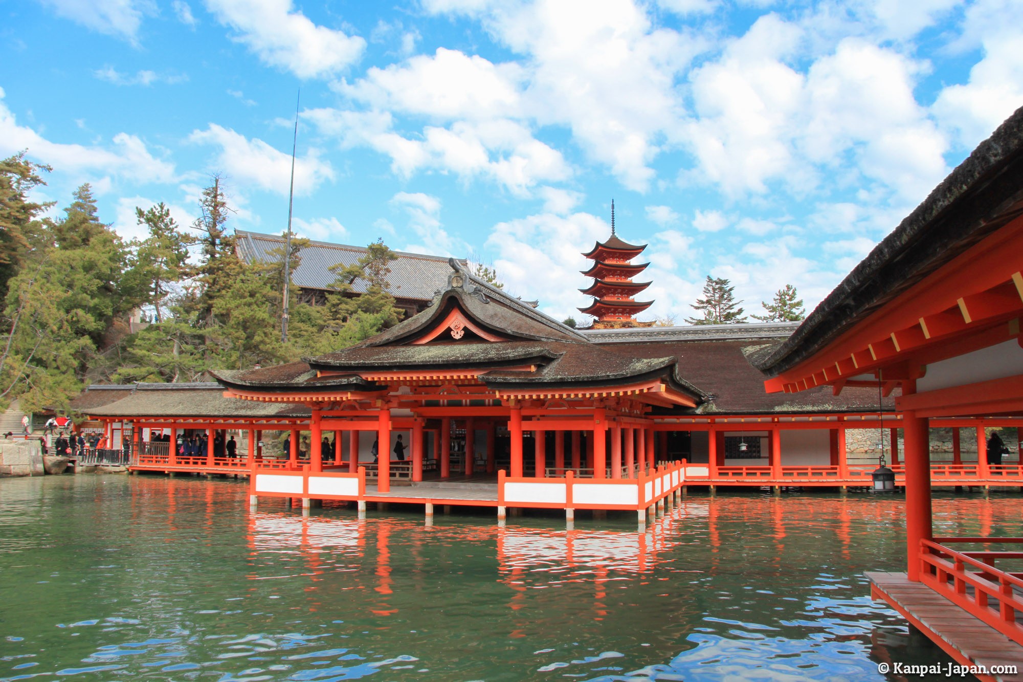 Itsukushima-jinja - The great shrine of Miyajima